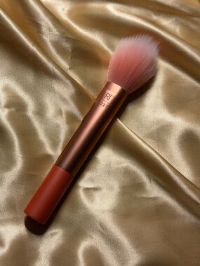 Real Techniques Rose Gold Light Powder 227 Duo Fiber Synthetic Makeup Brush